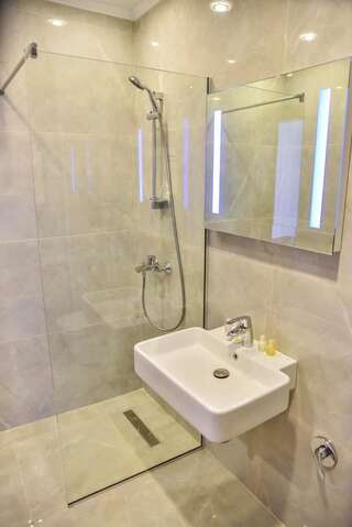 Отель Hotel Prova Улцинь Семейный номер с террасой-6