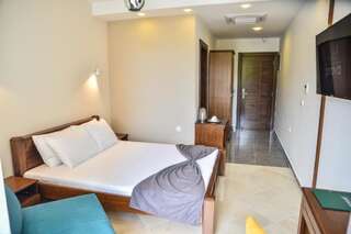 Отель Hotel Prova Улцинь Трехместный номер с видом на море-2